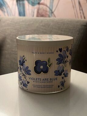 Bath & Body Works Violets Are Blue Candle